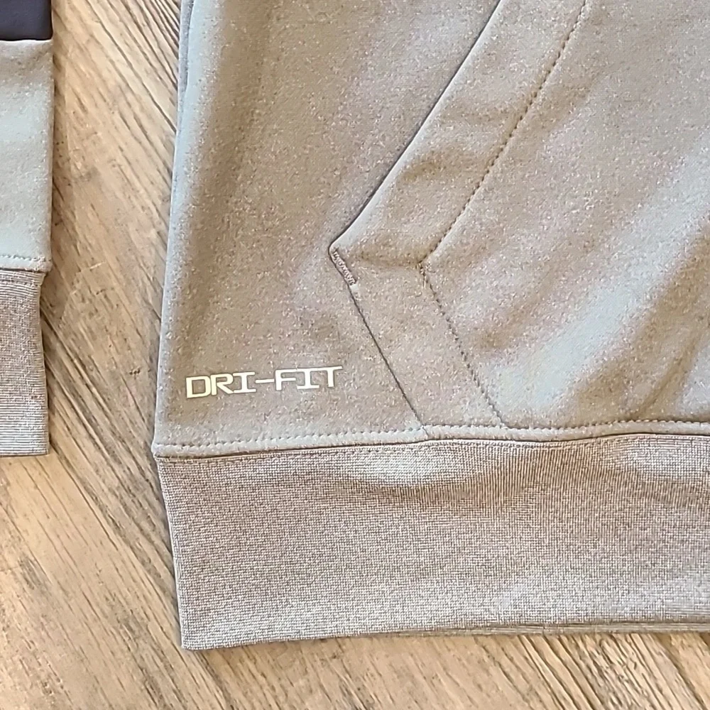 Jordan Boy's Core Performance Therma Pullover - Picture 5 of 9